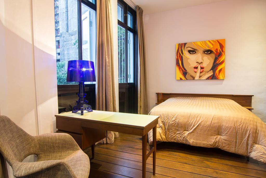 Rabbit Carrot Gun Aparthotel Singapura Bilik gambar