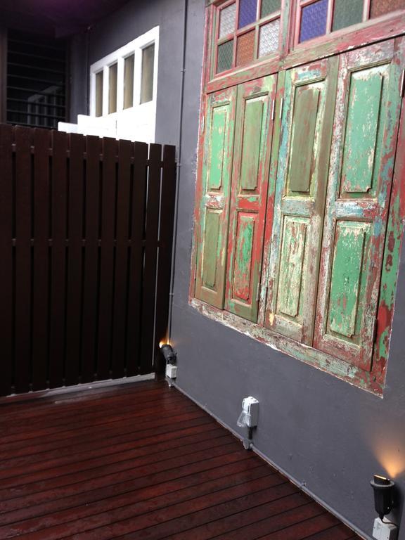 Rabbit Carrot Gun Aparthotel Singapura Bilik gambar