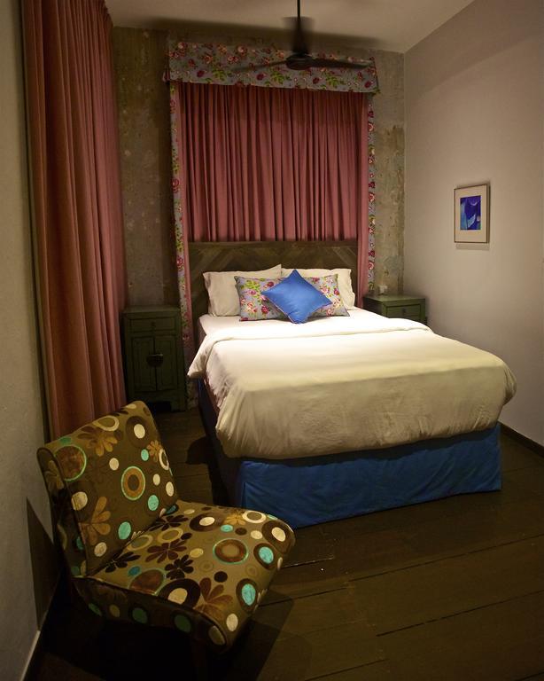 Rabbit Carrot Gun Aparthotel Singapura Bilik gambar
