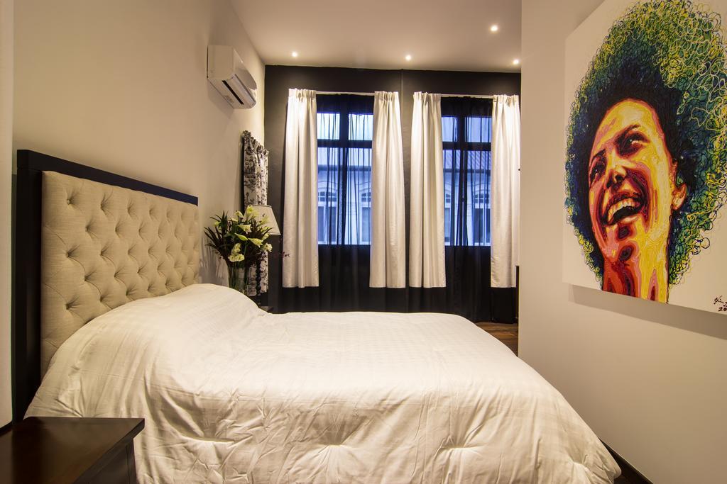 Rabbit Carrot Gun Aparthotel Singapura Bilik gambar